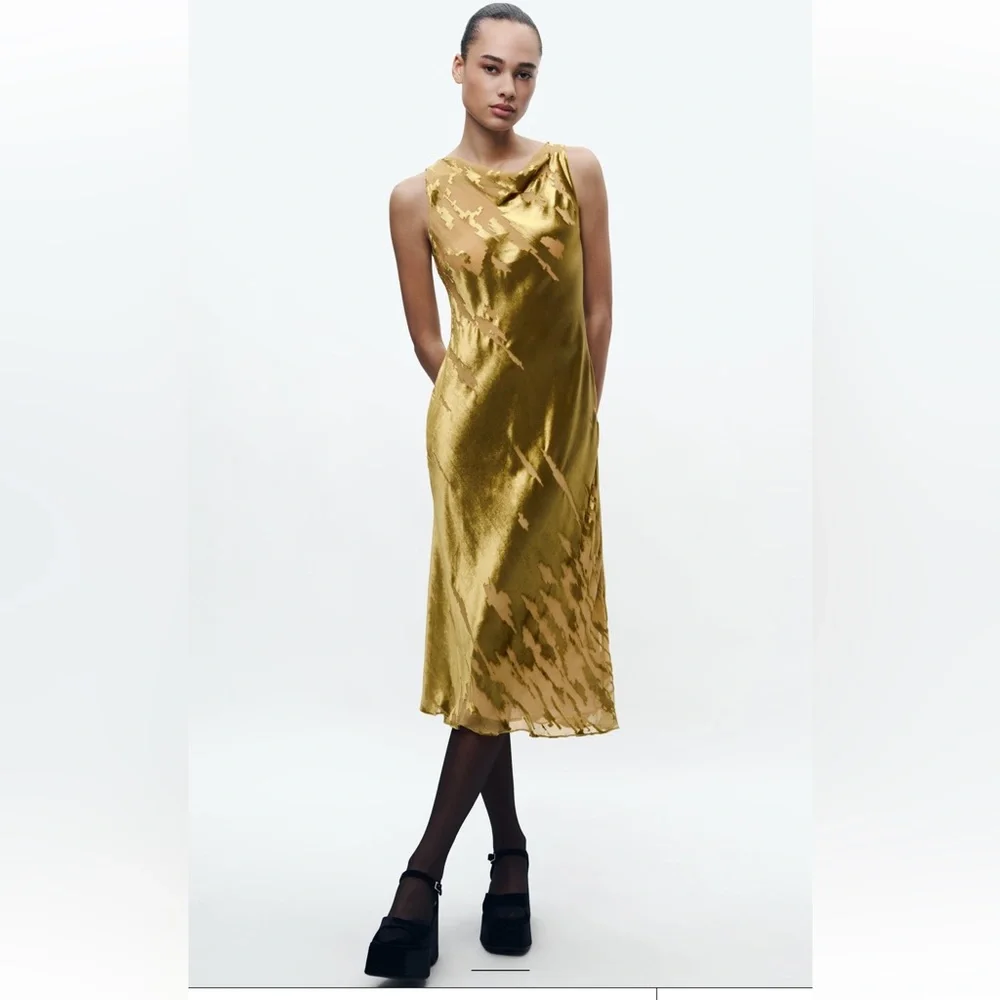 slim fit dress slacks Zara  Ameerah Usman